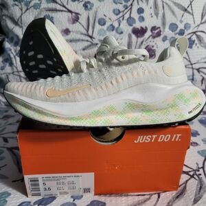Nike Women's InfinityRN 4 Running Shoes, Size 5, NEW w/Box, Sail/Crimson Tide